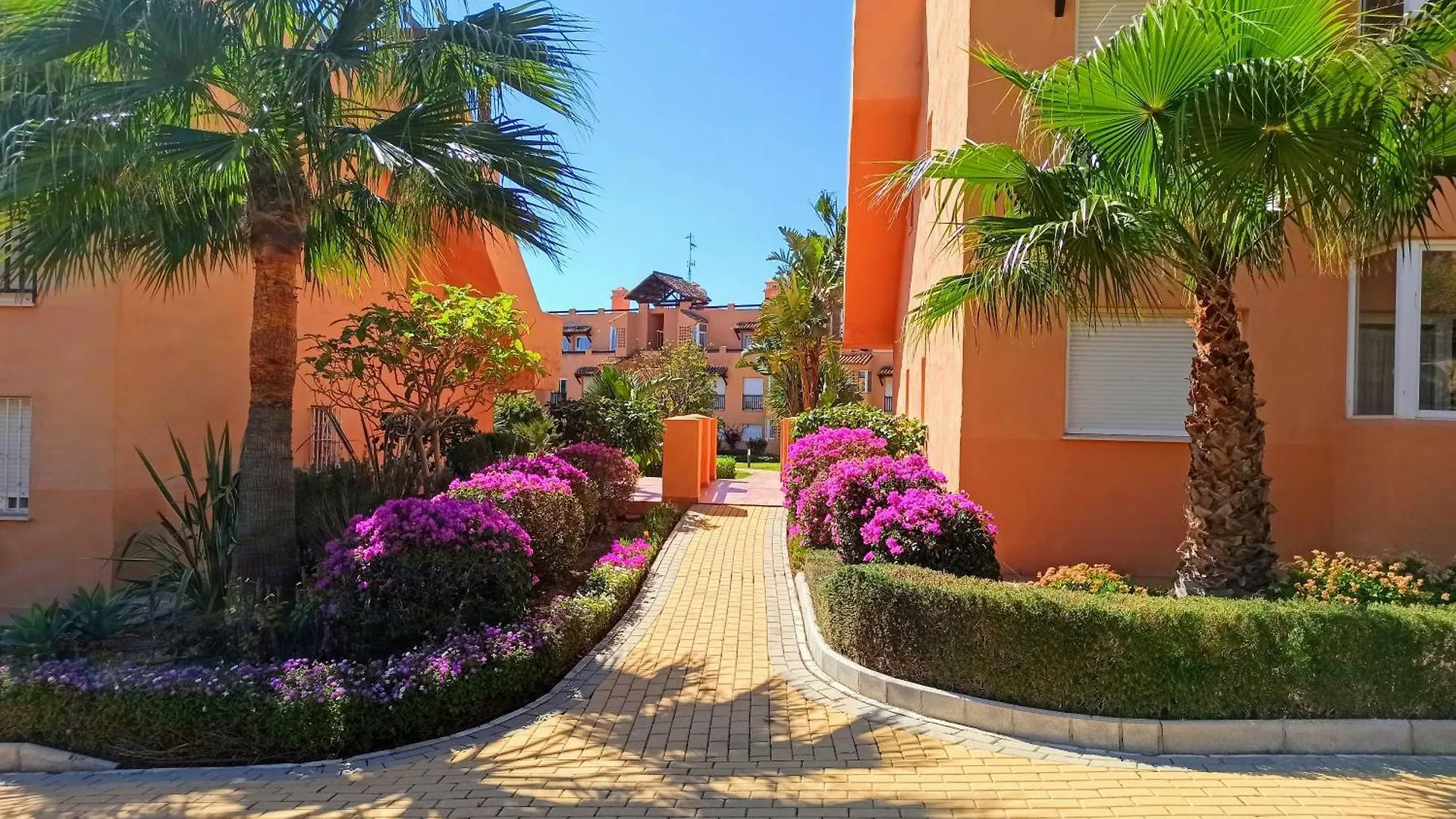Ferienwohnung A1 Playa, Terraza, Nespresso, Smart Tv, Piscina Abierta Casares 0*,  Spanien